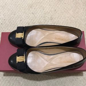 Salvatore Ferragamo Verina Flats, size 8.5C(wide)
